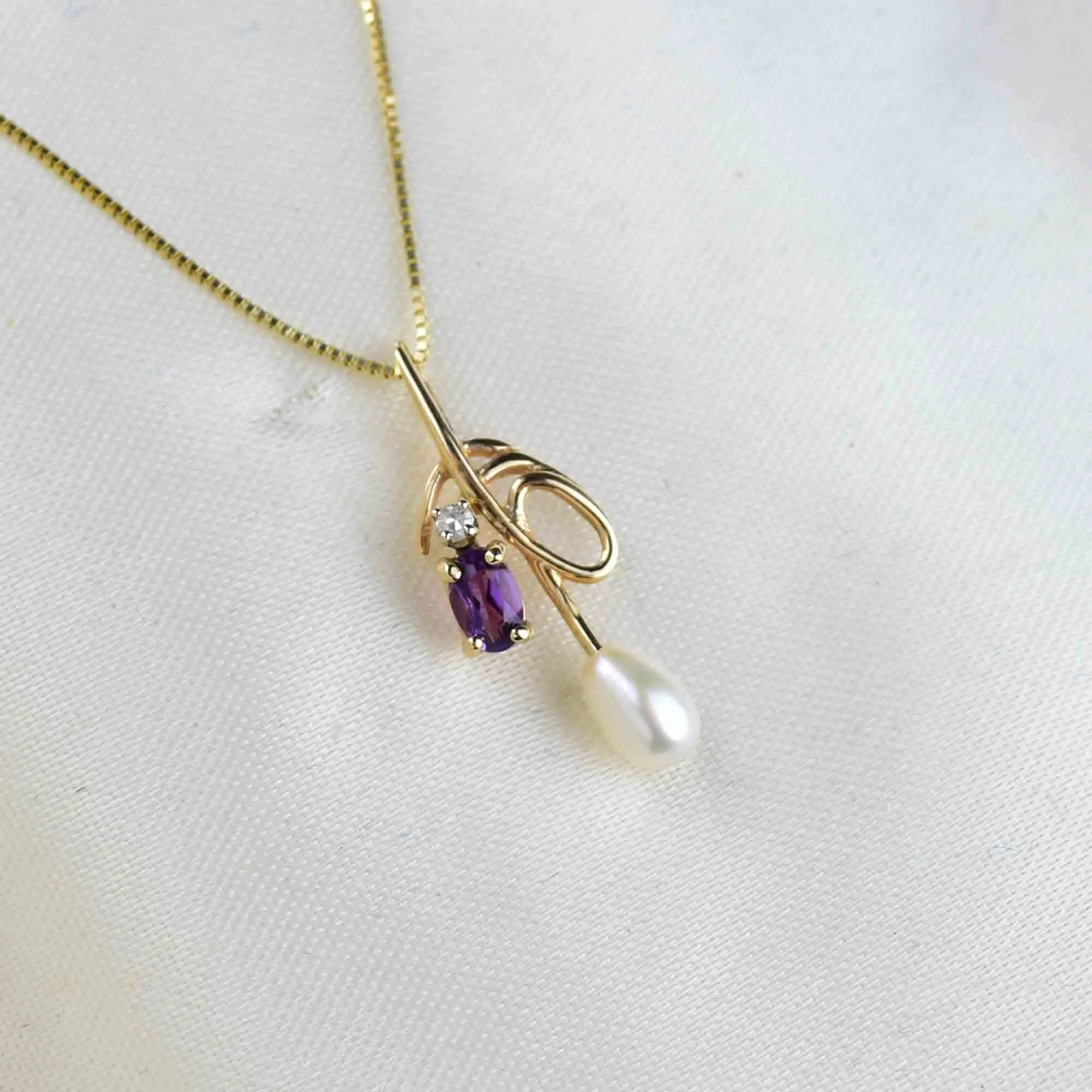 14K Gold Amethyst Diamond Pearl Pendant Necklace