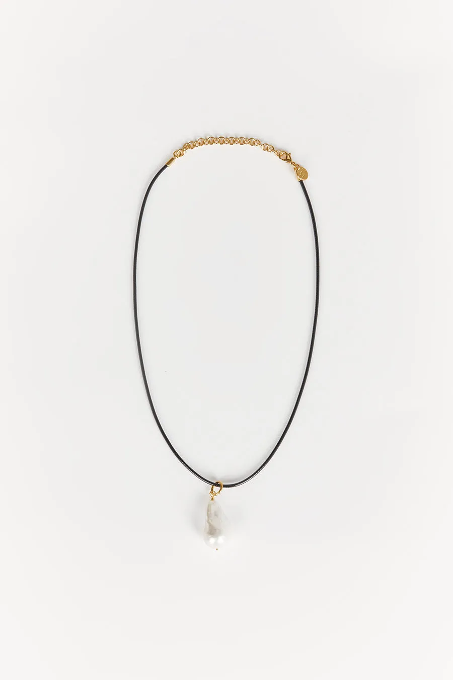 AMBER SCEATS INES PEARL NECKLACE