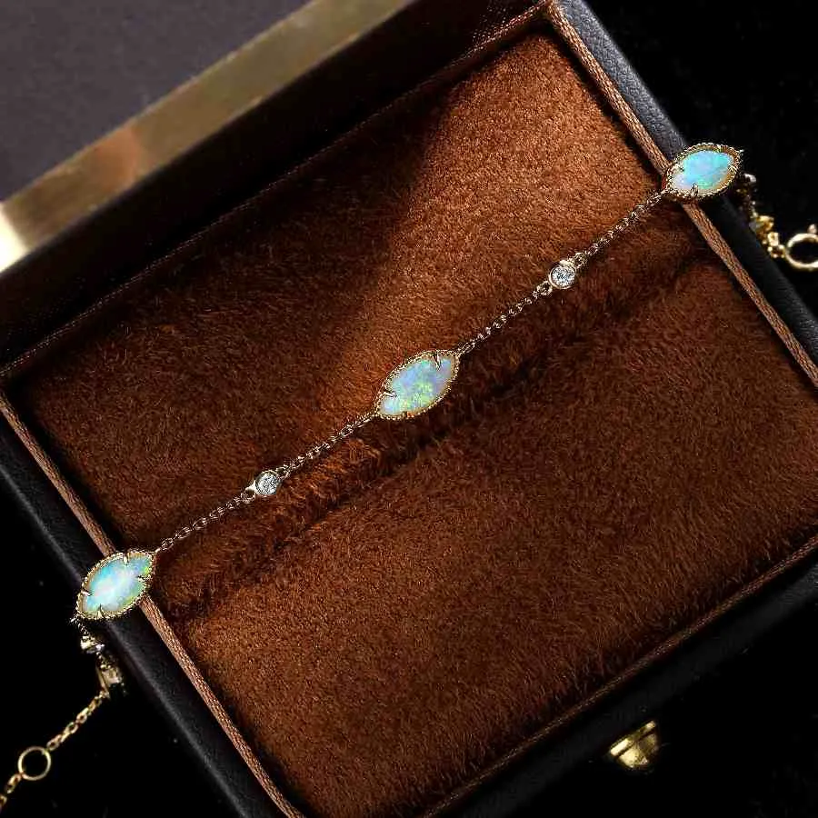 Beautiful Australian Solid Opal Diamond Bracelet in 18K Yellow Gold