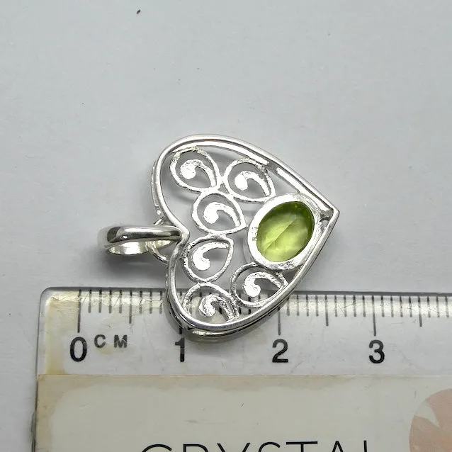 Pendant, Peridot Faceted Oval in a Heart, 925 Sterling Silver, r5